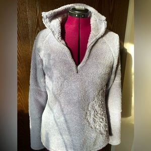 Athleta fuzzy pullover M